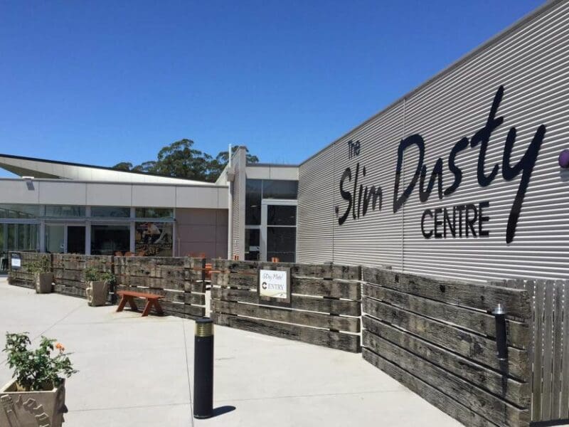Slim-Dusty-Centre